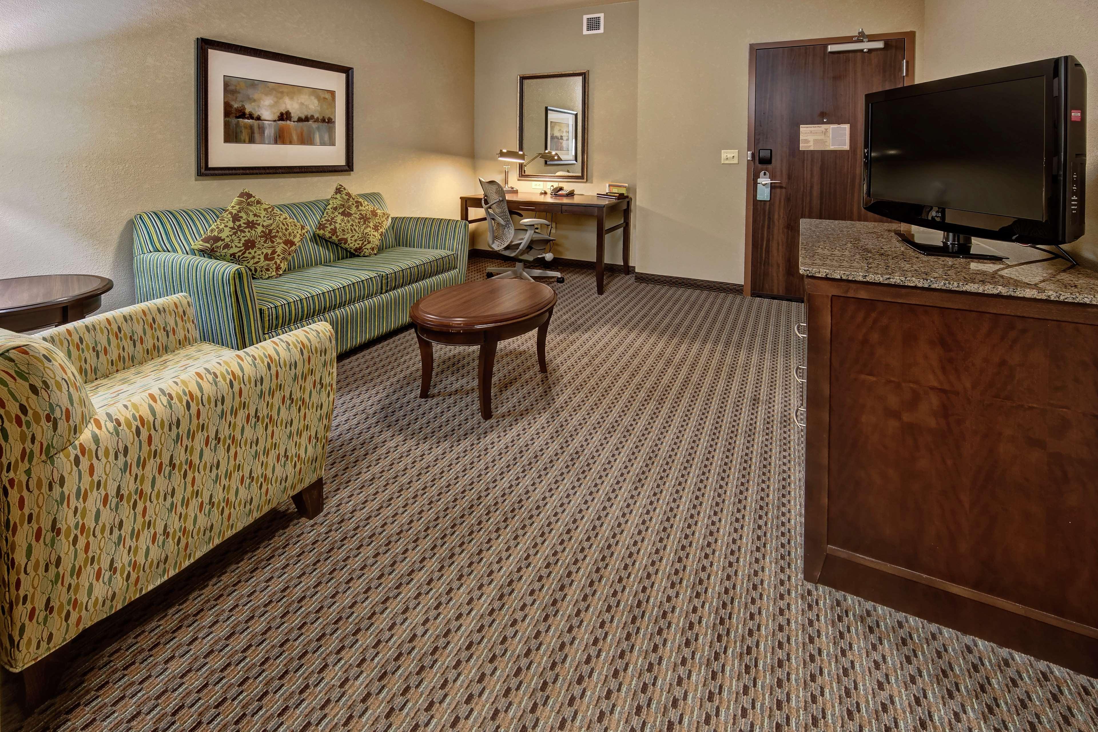 Hilton Garden Inn Midtown Tulsa Exteriör bild