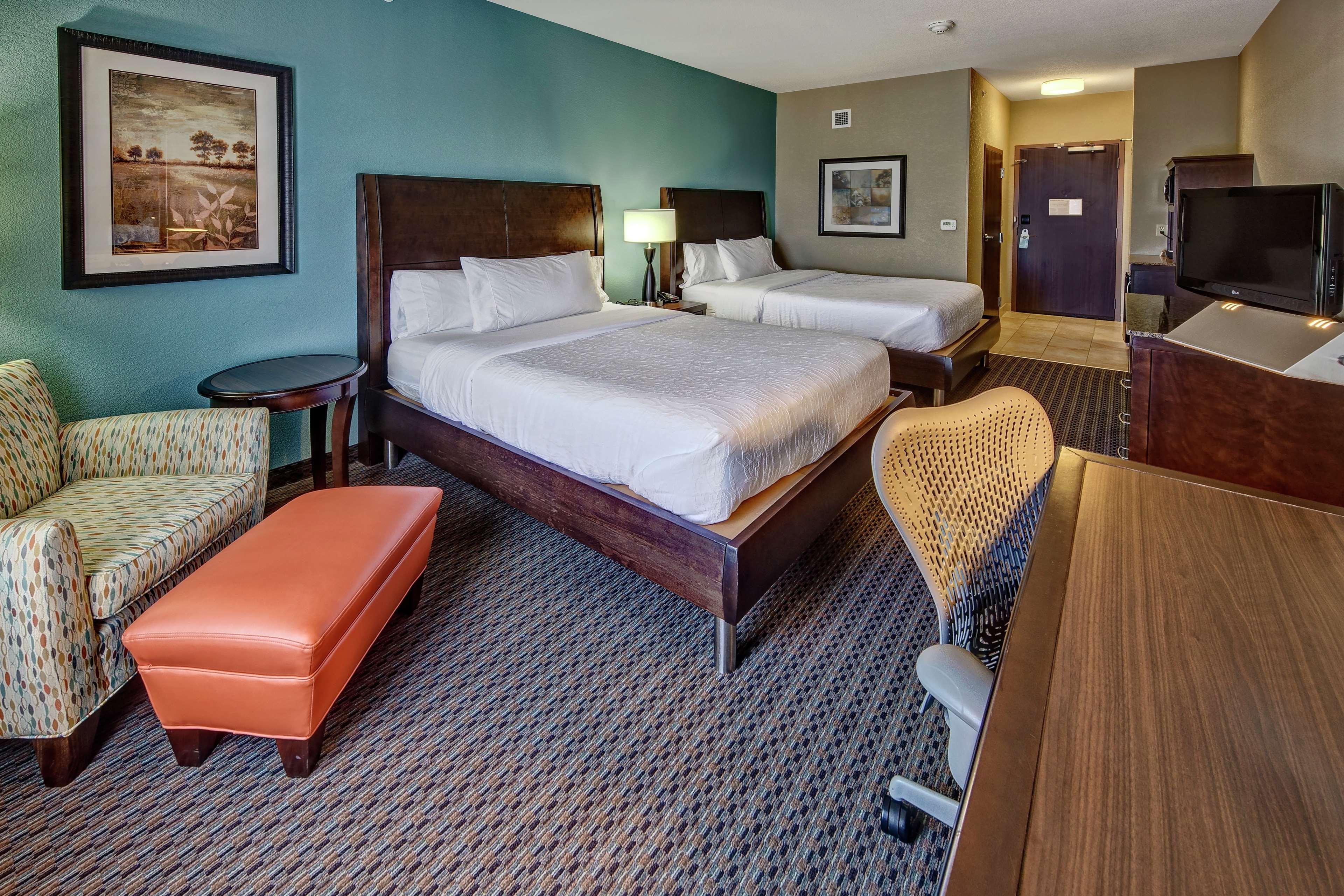 Hilton Garden Inn Midtown Tulsa Exteriör bild