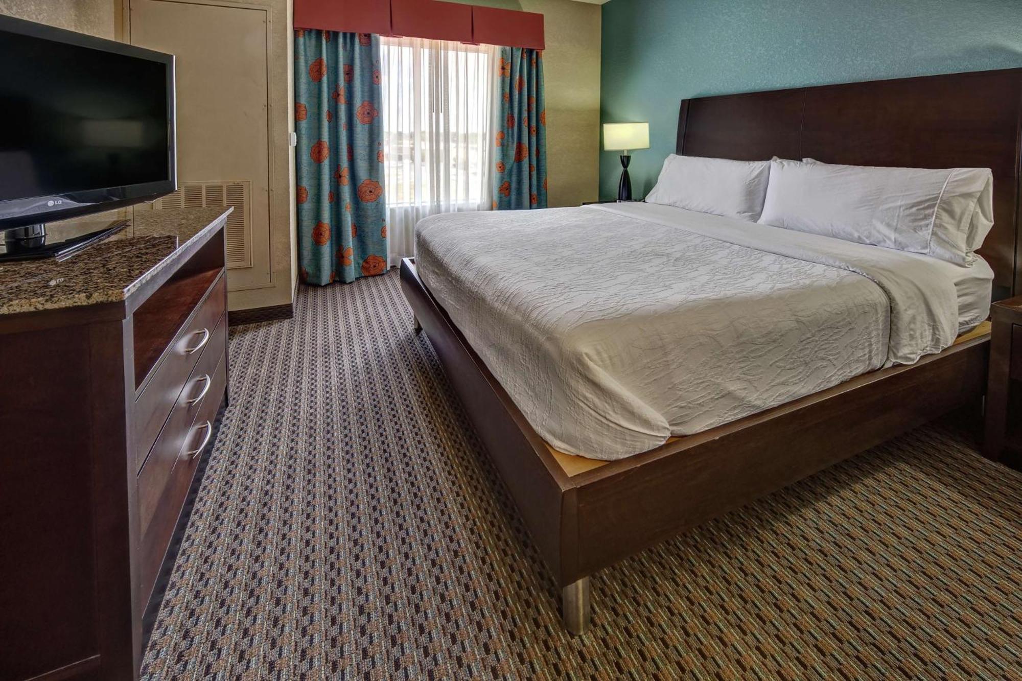 Hilton Garden Inn Midtown Tulsa Exteriör bild