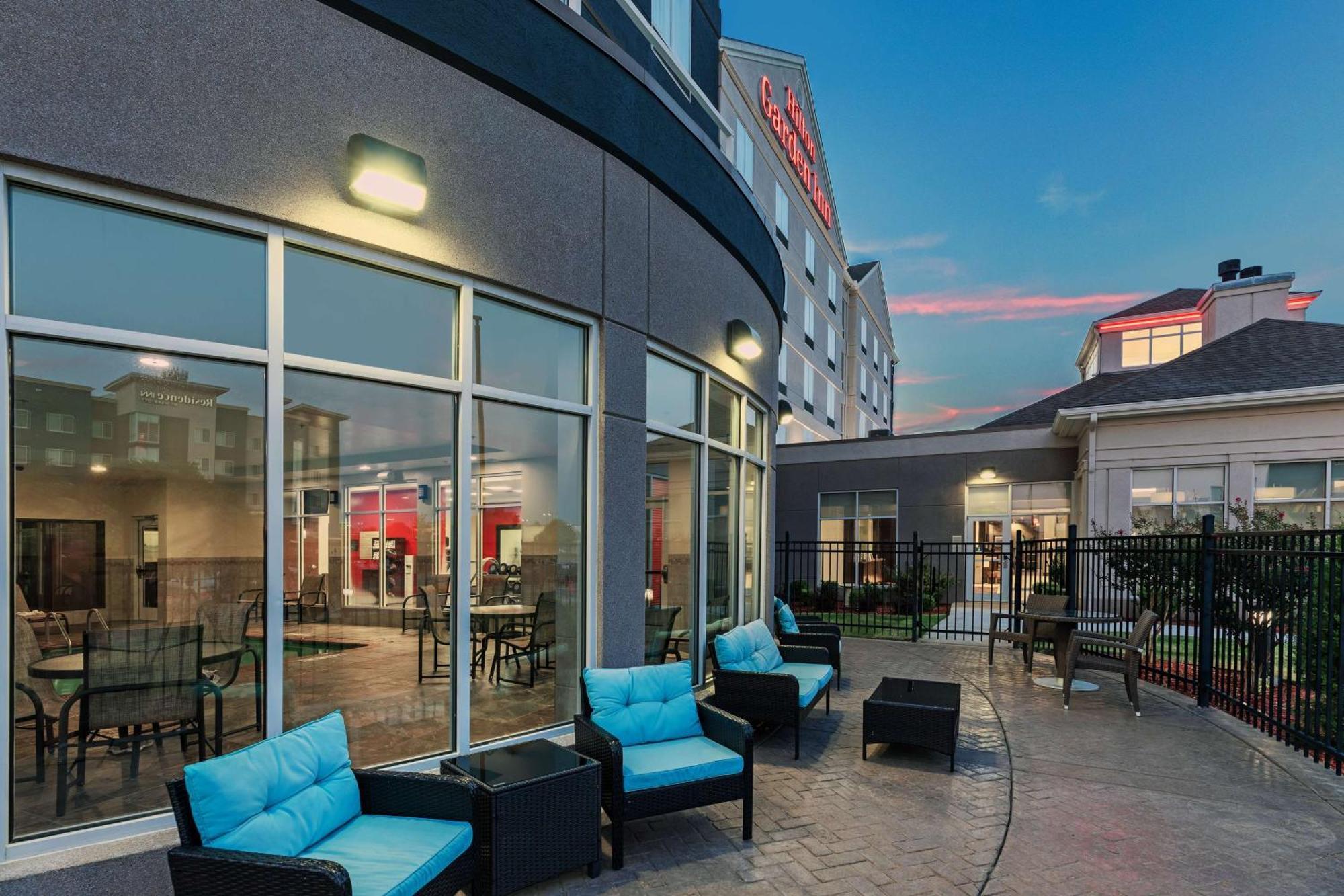 Hilton Garden Inn Midtown Tulsa Exteriör bild