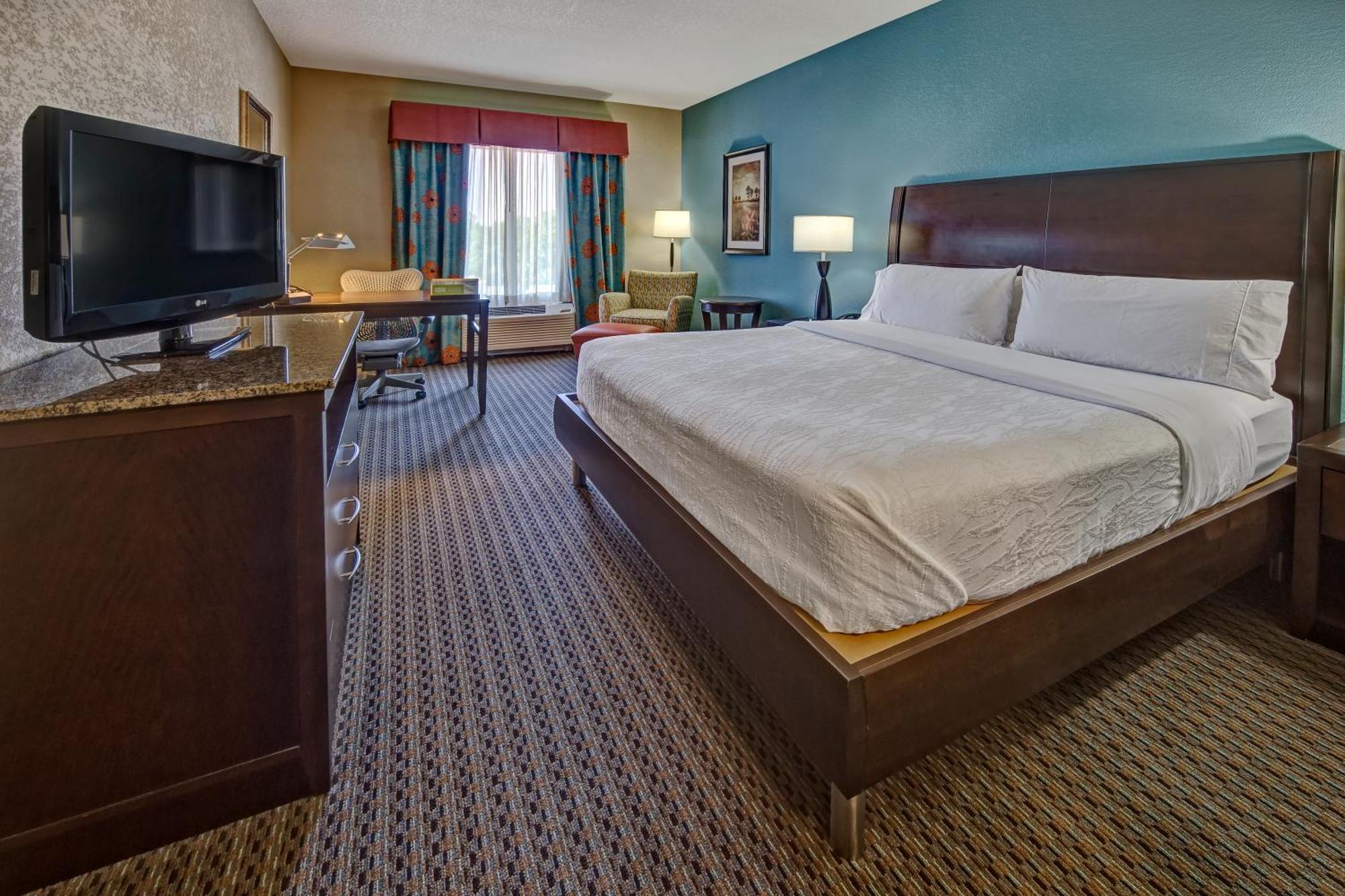 Hilton Garden Inn Midtown Tulsa Exteriör bild