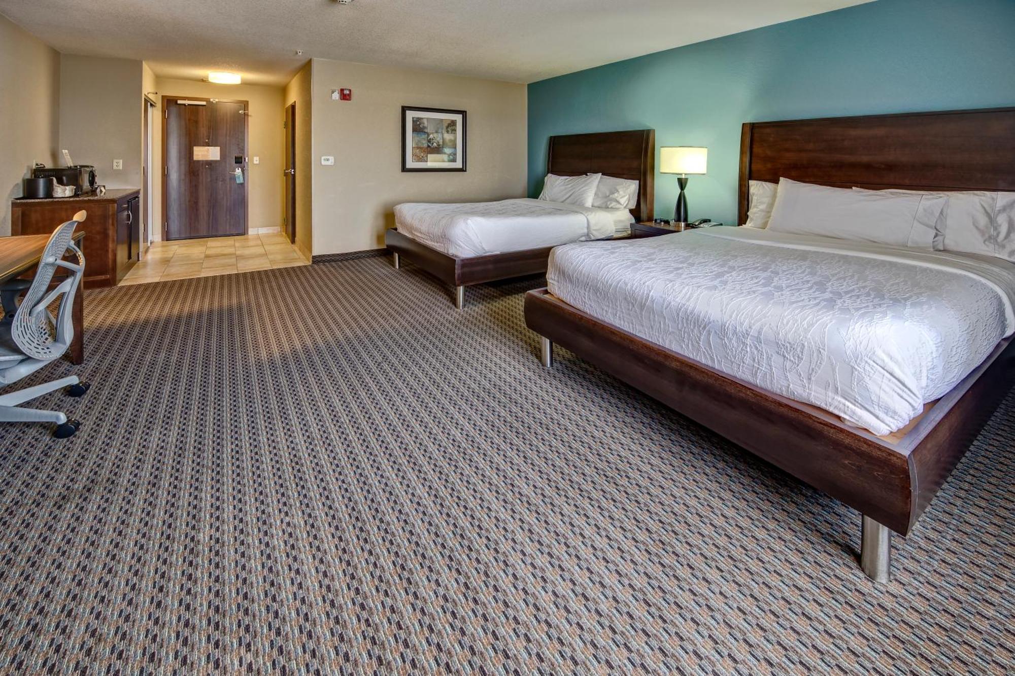 Hilton Garden Inn Midtown Tulsa Exteriör bild